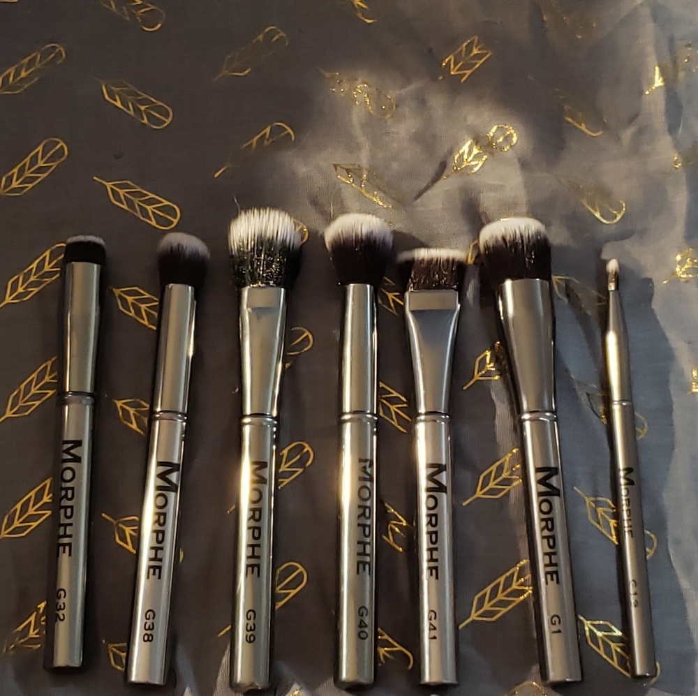 Makeup brushes